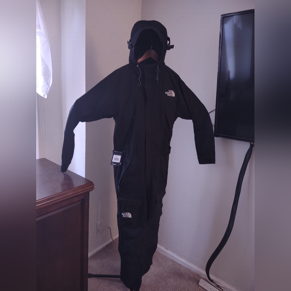 North face mountain jumpsuit - Picture 4 of 4